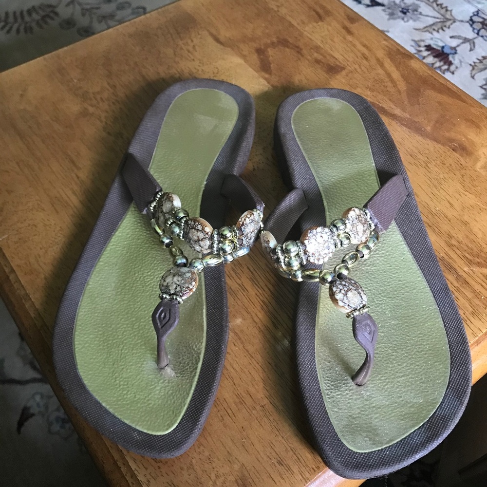 Grandco Women's Expression Thong Sandal - Picture 1 of 3